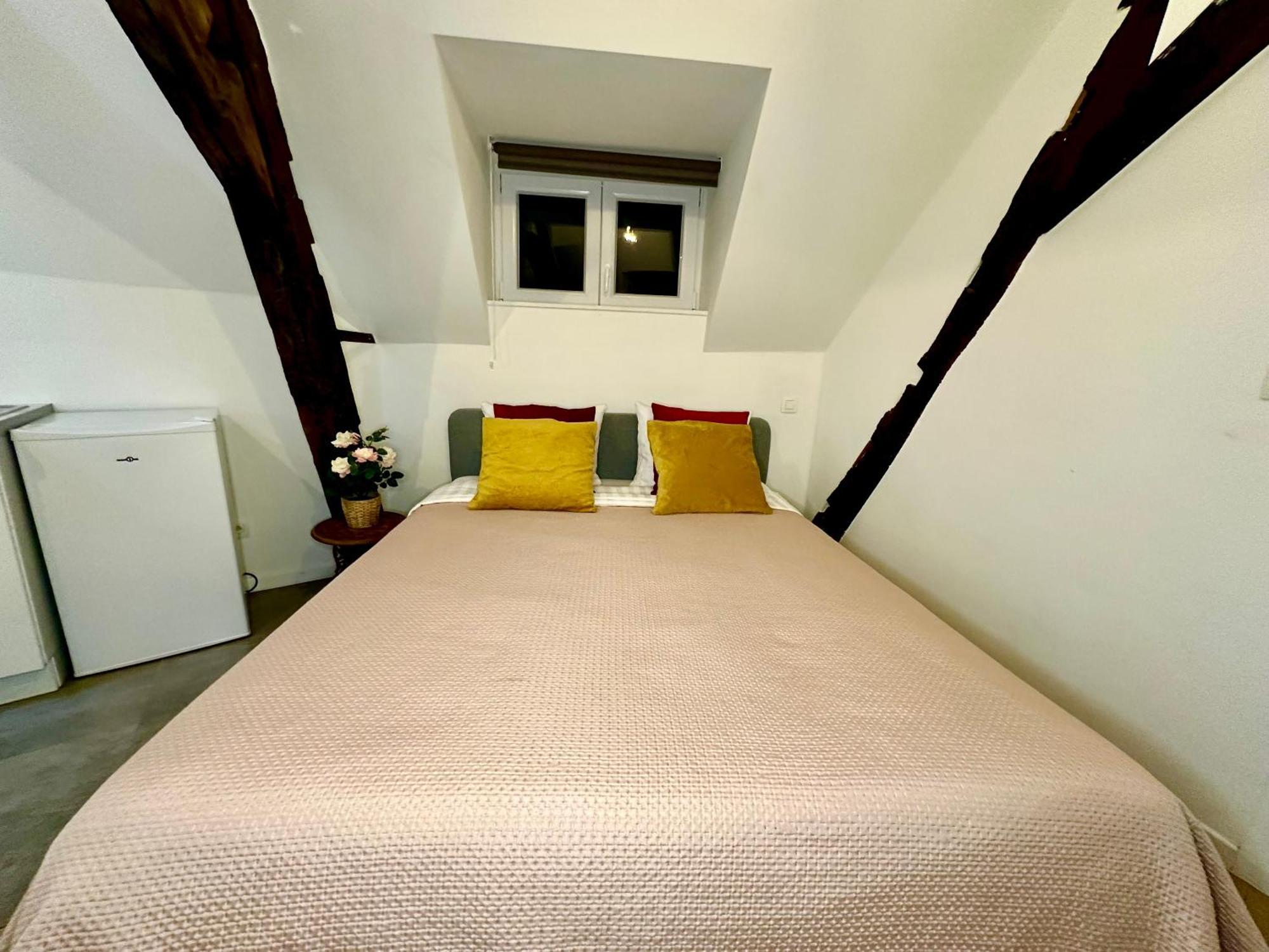 Luxury Suites Mons By Rikas Hotels Exterior photo